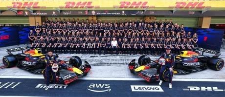 [Preorder] Spark 1:64  Oracle Red Bull Racing RB21 No.1 & No.22 Abu Dhabi GP 2025 Max Verstappen & Yuki Tsunoda 64S098