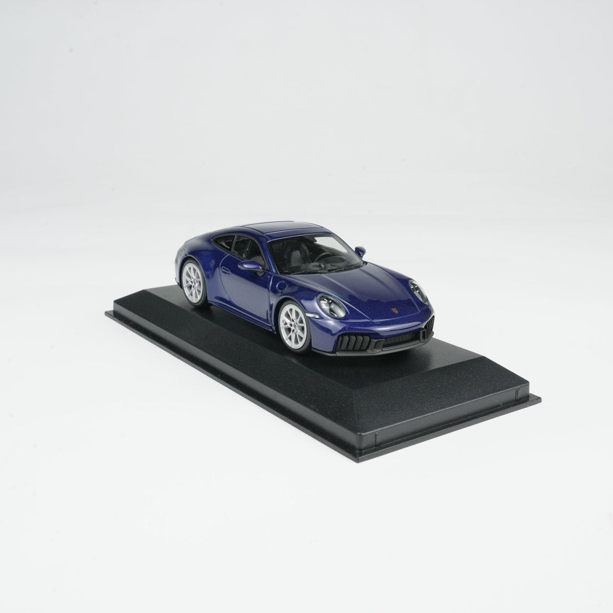 MINICHAMPS 1:43 PORSCHE 911 (992.2) CARRERA GTS 2024- BLUE METALLIC 410064121