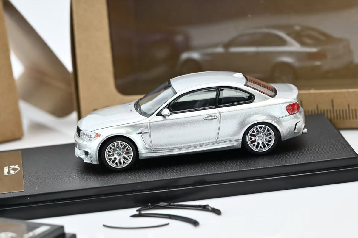 7CM Model 1:64 BMW 1M Coupe (E82) (2 Colours)