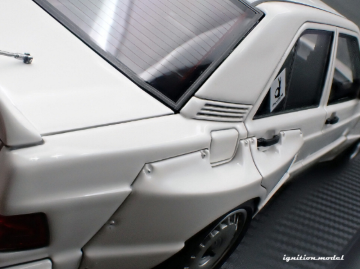 Ignition Model 1:18 PANDEM 190 White IG3774