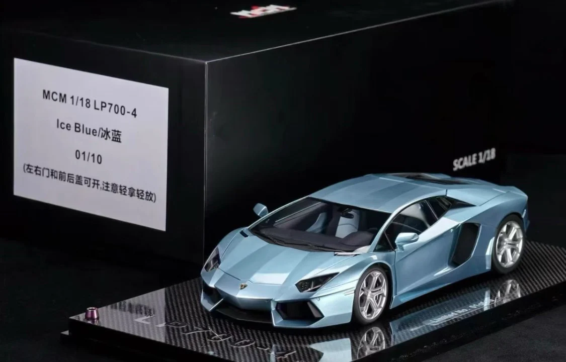 MCM 1:18 Lamborghini Aventador LP700 Fully Open Ice Blue