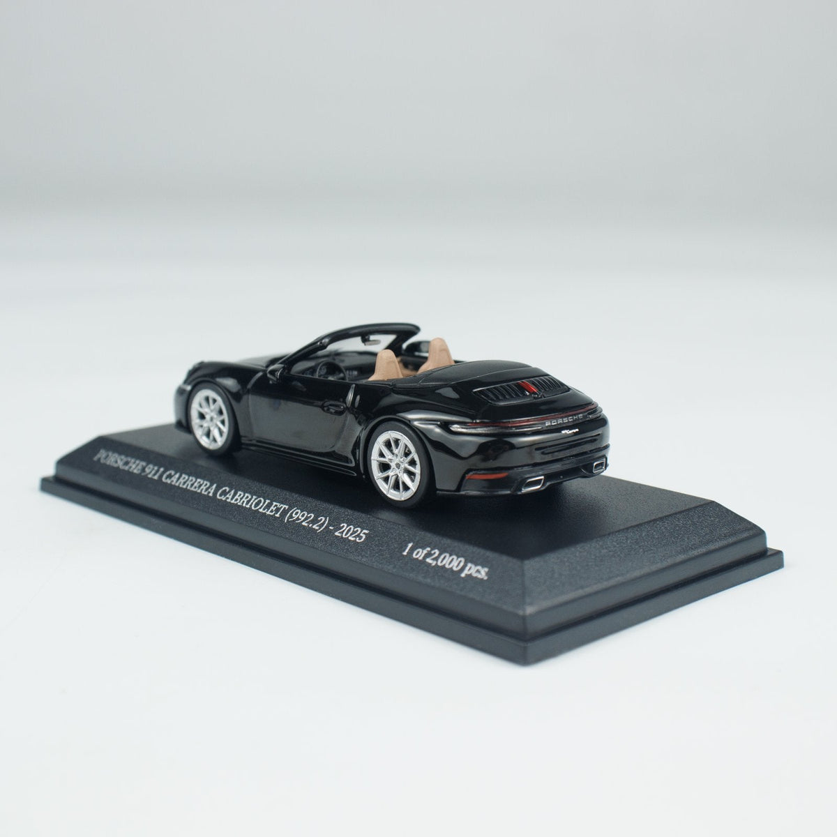 Minichamps 1:64 PORSCHE 911(992.2) CARRERA CABRIOLET  CLDC 643064035