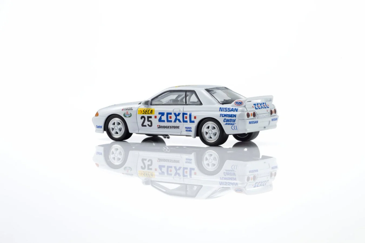 Kyosho 1:64 ZEXEL SKYLINE GT-R (R32) #25 with LED 07012LE