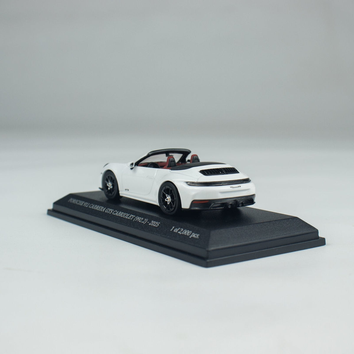 Minichamps 1:64 PORSCHE 911 (992.2) CARRERA GTS CABRIOLET CLDC WHITE 643064135