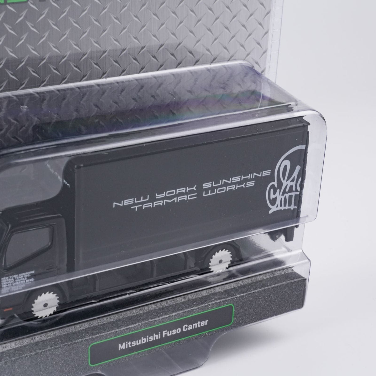 Tarmac Works 1:64 Mitsubishi Fuso Canter New York Sunshine T64T-TL002-NYS