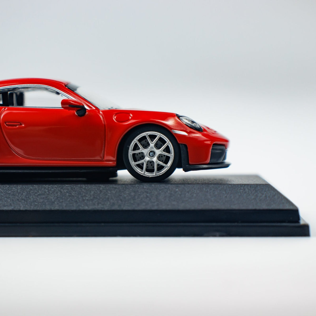 Minichamps 1:64 PORSCHE 911 (992.2) GT3 TOURING - 2025 - RED CLDC 643064233