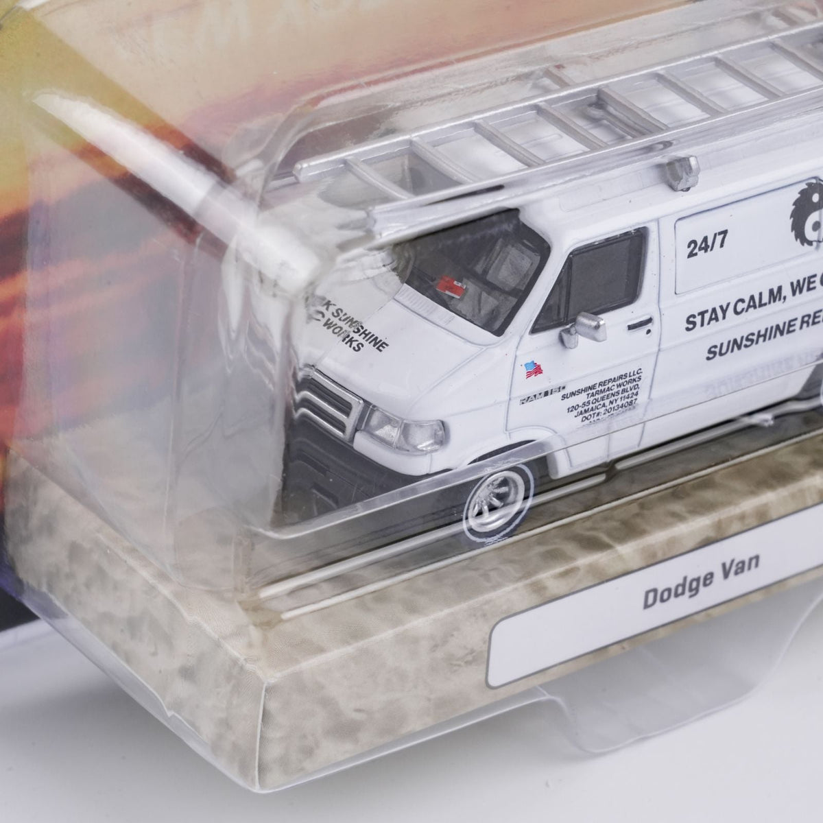 Tarmac Works 1:64 Dodge Van, New York Sunshine T64G-032-NYS