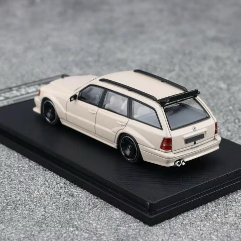 Mortal 1:64 Mercedes Benz S124 Beige Colour