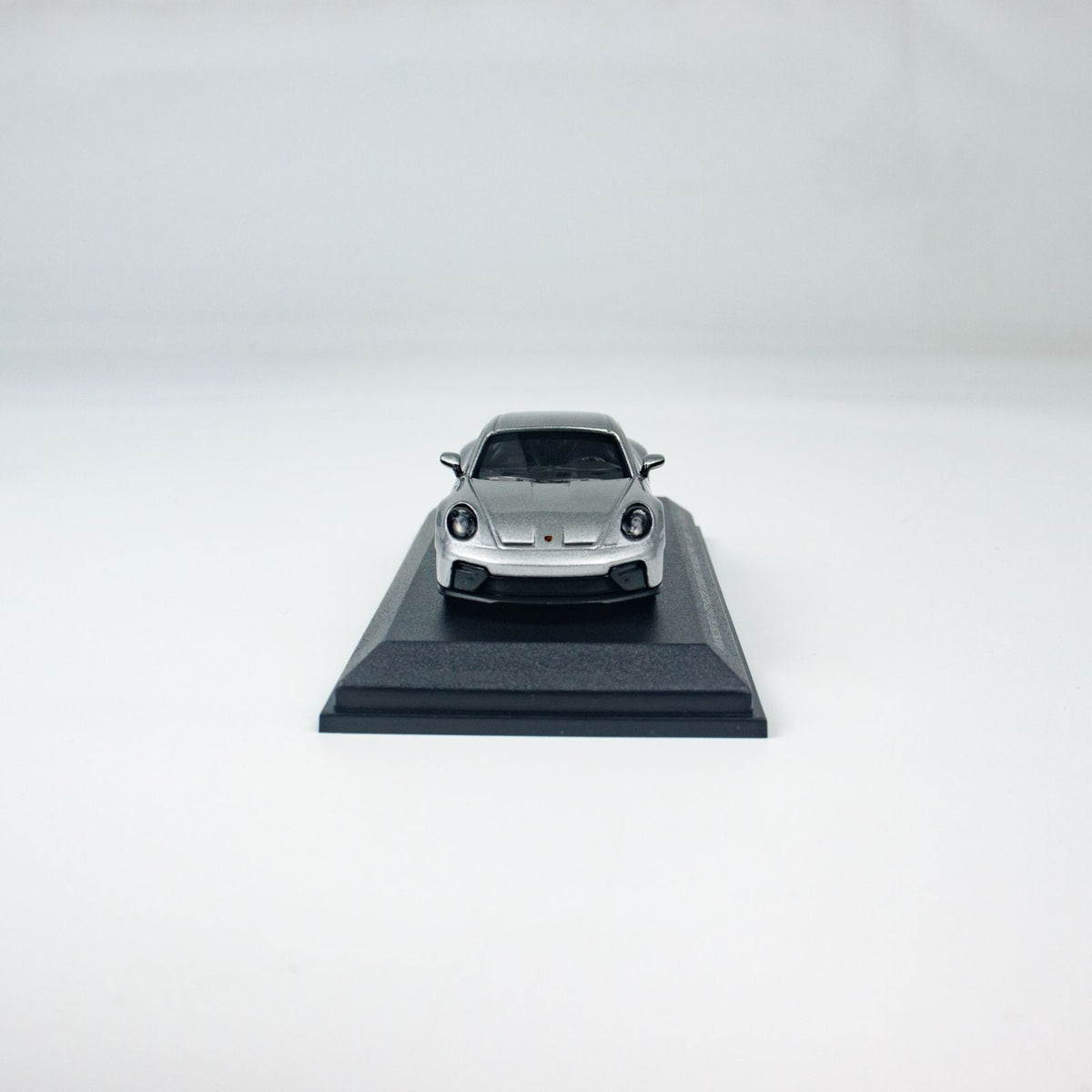 Minichamps 1:64 PORSCHE 911 (992.2) GT3 TOURING - 2025 - SILVER CLDC 643064235