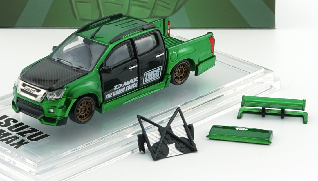 BM Creations 1:64 Isuzu D-Max 2018 - Low Rider Metalic Green -RHD TMCS2025 64B0466