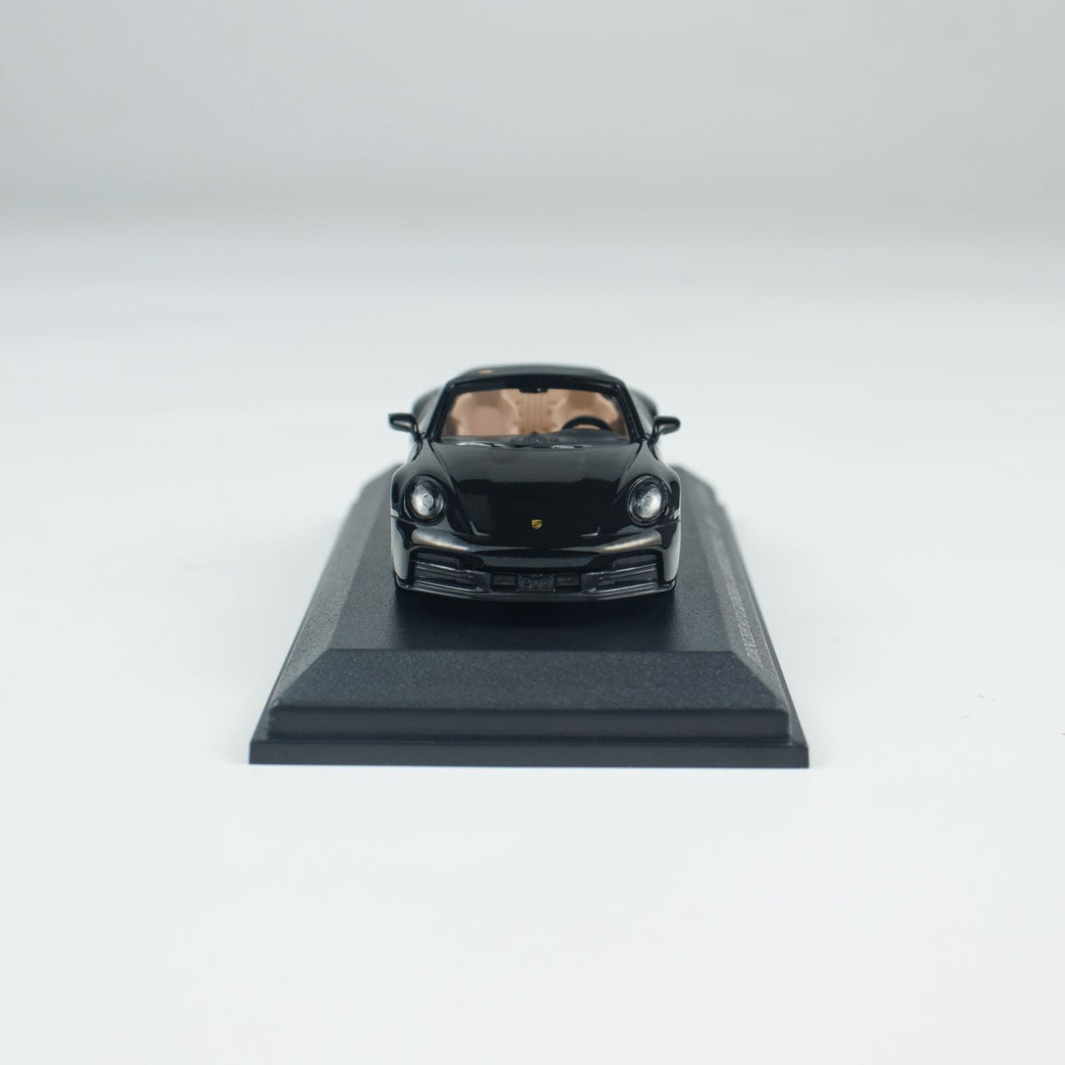 Minichamps 1:64 PORSCHE 911(992.2) CARRERA CABRIOLET  CLDC 643064035