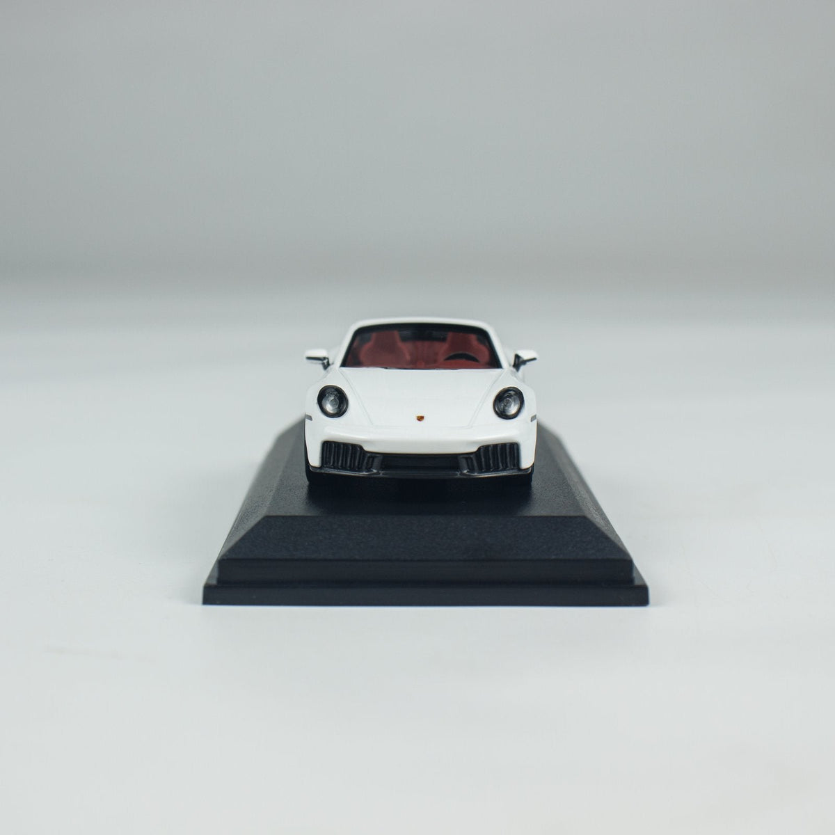 Minichamps 1:64 PORSCHE 911 (992.2) CARRERA GTS CABRIOLET CLDC WHITE 643064135