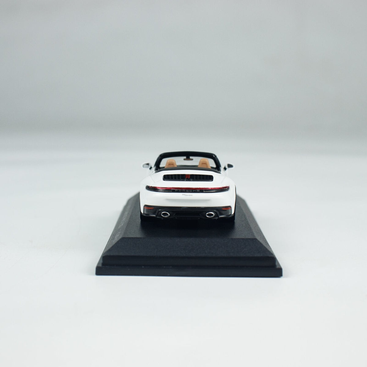 Minichamps 1:64 PORSCHE 911 (992.2) CARRERA CABRIOLET CLDC 643064036