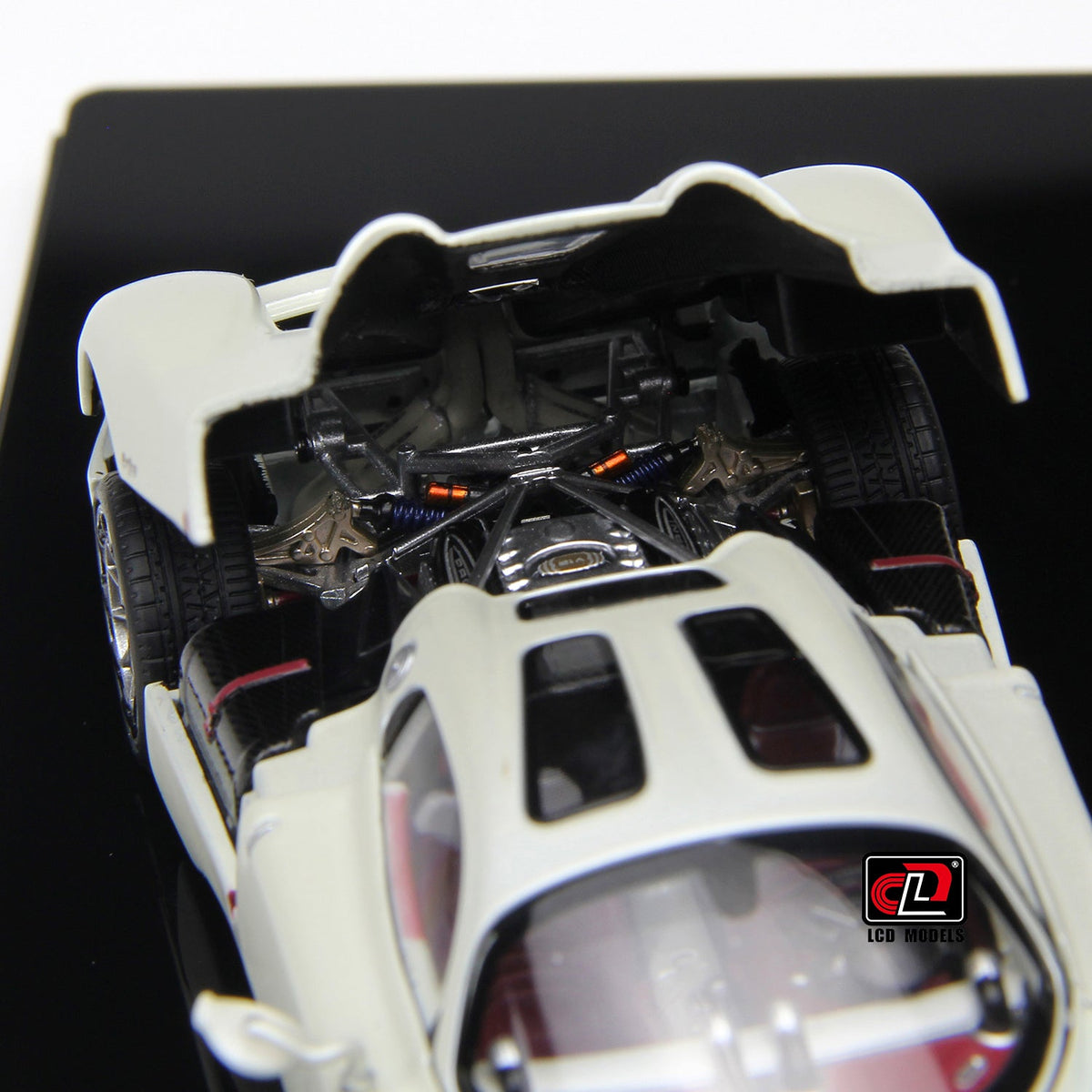 LCD 1:43 Pagani Utopia-White LCD43012-WH