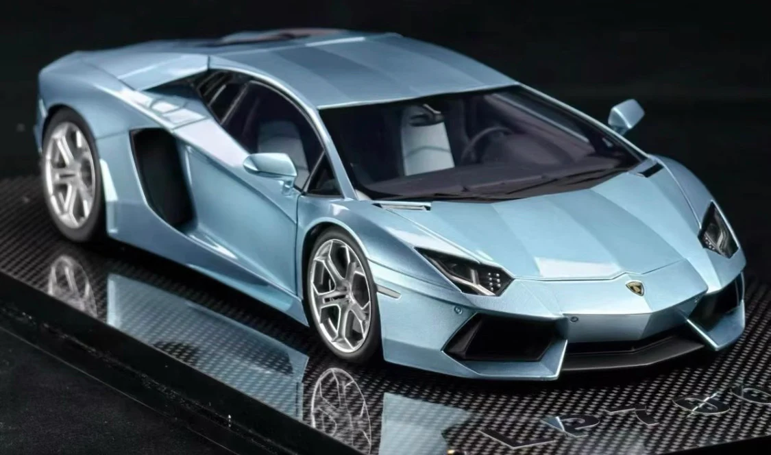 MCM 1:18 Lamborghini Aventador LP700 Fully Open Ice Blue