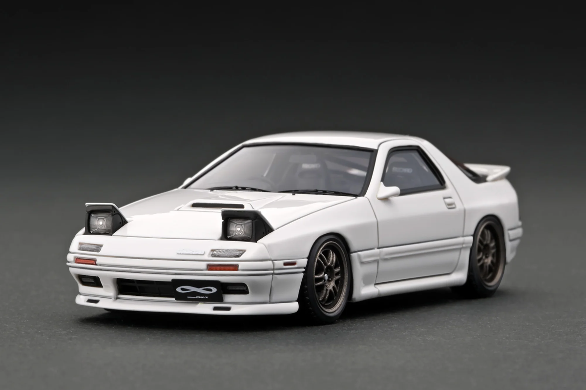Ignition Model 1:43 Mazda Savanna RX-7 Infini (FC3S) White With 13B Engine IG2944
