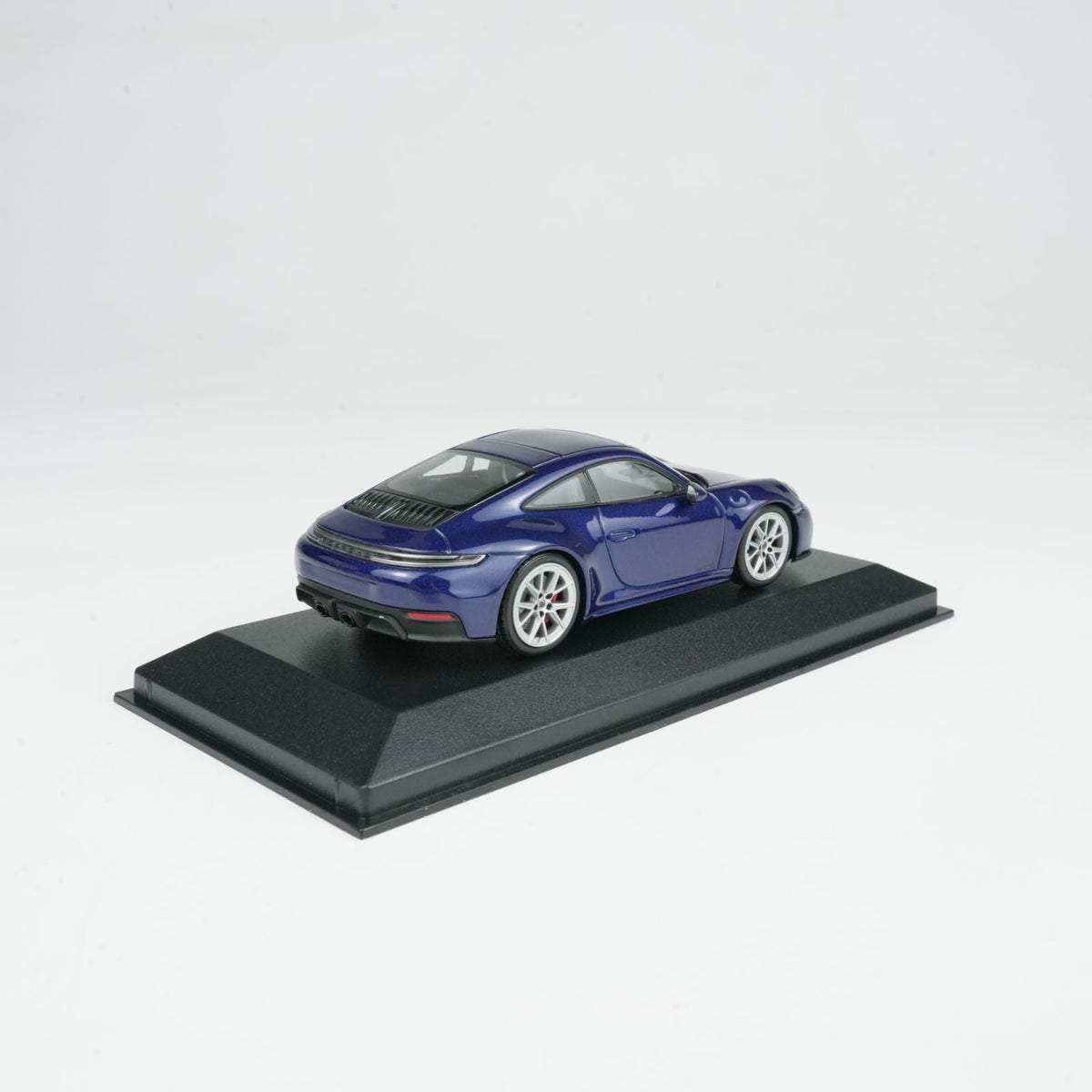 MINICHAMPS 1:43 PORSCHE 911 (992.2) CARRERA GTS 2024- BLUE METALLIC 410064121