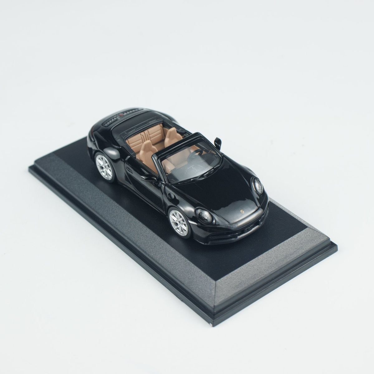 Minichamps 1:64 PORSCHE 911(992.2) CARRERA CABRIOLET  CLDC 643064035