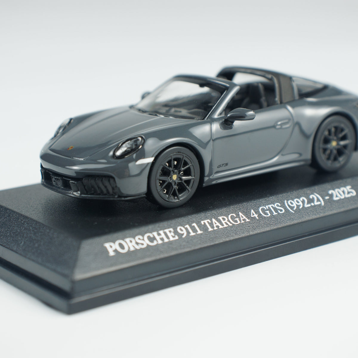 MINICHAMPS 1:64 PORSCHE 911 (992.2) TARGA 4 GTS -2025-GREY CLDC 643064146