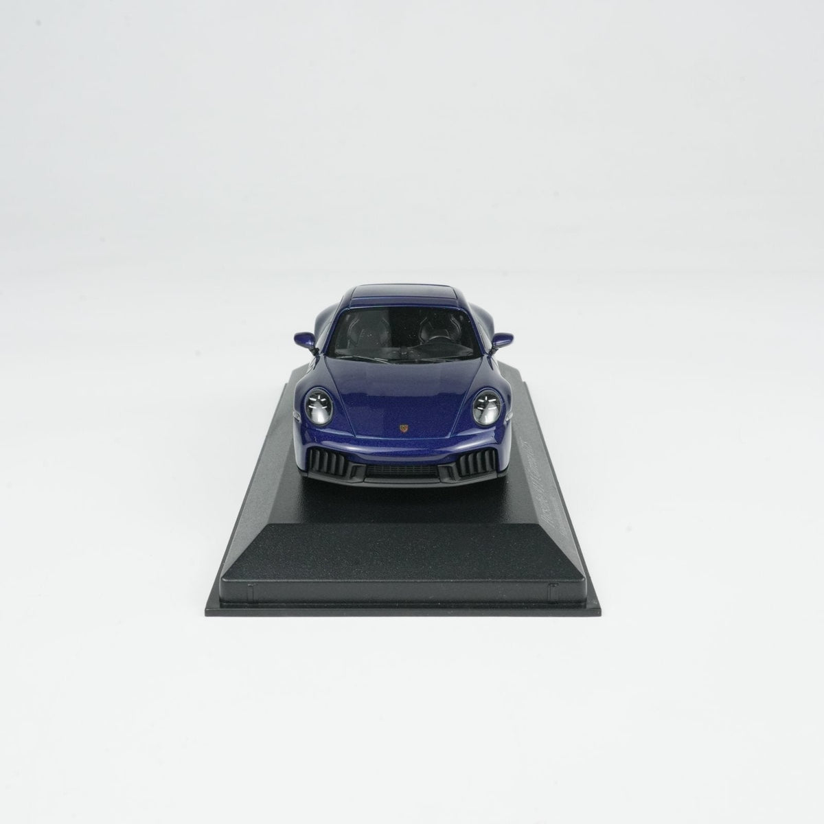 MINICHAMPS 1:43 PORSCHE 911 (992.2) CARRERA GTS 2024- BLUE METALLIC 410064121