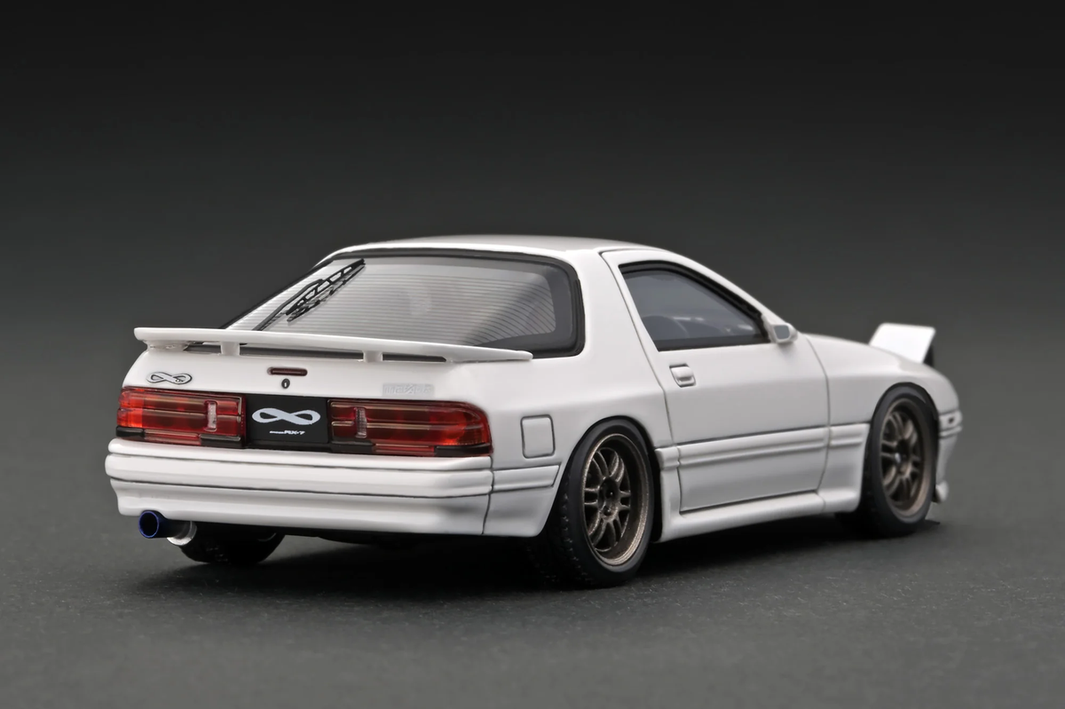 Ignition Model 1:43 Mazda Savanna RX-7 Infini (FC3S) White With 13B Engine IG2944