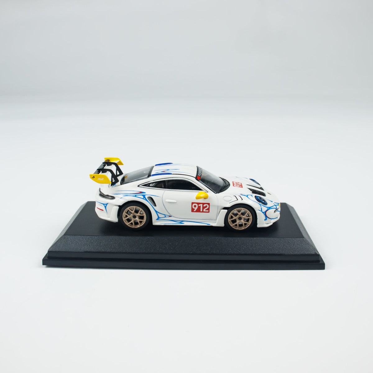 MINICHAMPS 1:64 PORSCHE 911 (992) GT3 RS - 2024 CLDC 643062121
