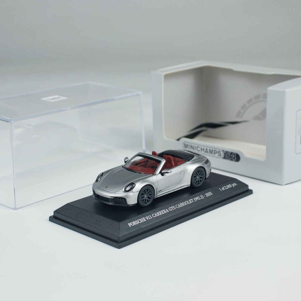 Minichamps 1:64 PORSCHE 911 (992.2) CARRERA GTS CABRIOLET CLDC 643064136
