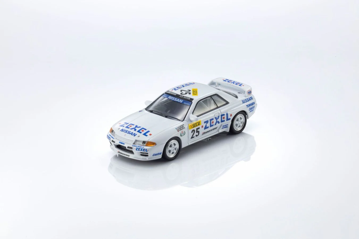 Kyosho 1:64 ZEXEL SKYLINE GT-R (R32) #25 with LED 07012LE