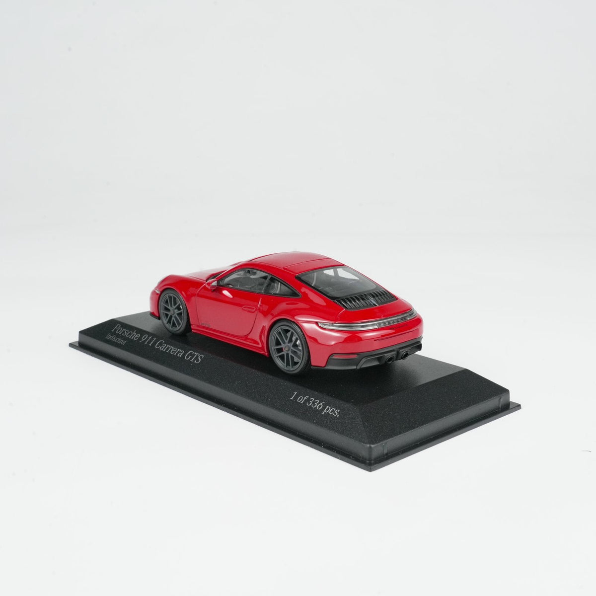 MINICHAMPS 1:43 PORSCHE 911 (992.2) CARRERA GTS 2024- RED 410064120