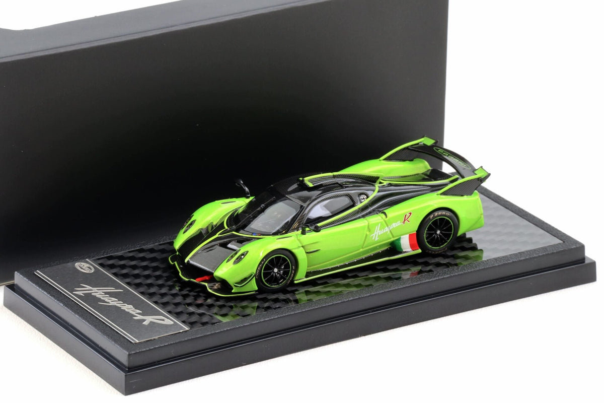 LCD 1:64 Pagani Huayra R Green LCD64028-GR