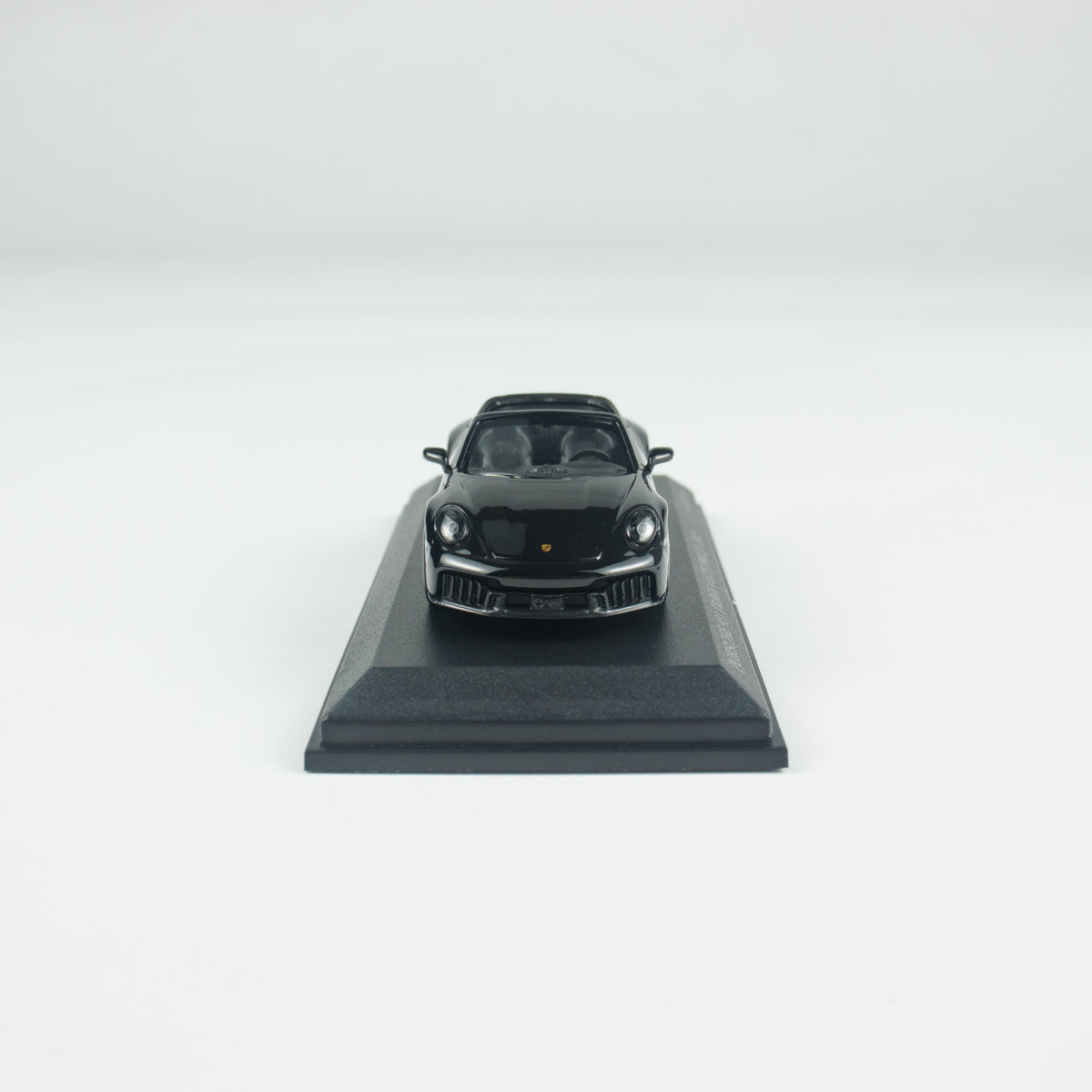 MINICHAMPS 1:64 PORSCHE 911 (992.2) TARGA 4 GTS -2025-BLACK CLDC 643064147