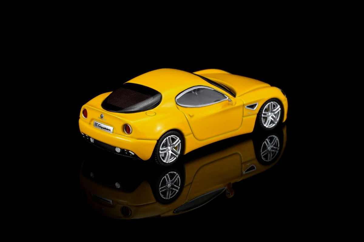 [Preorder] MOTORHELIX 1:64 Alfa Romeo 8C Competizione 2008 (2 Colours) M69052/M69054